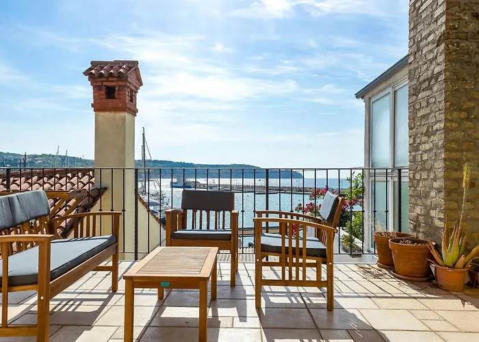 Adriana إيزولا