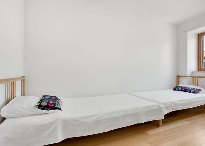 فيلة Adriana إيزولا