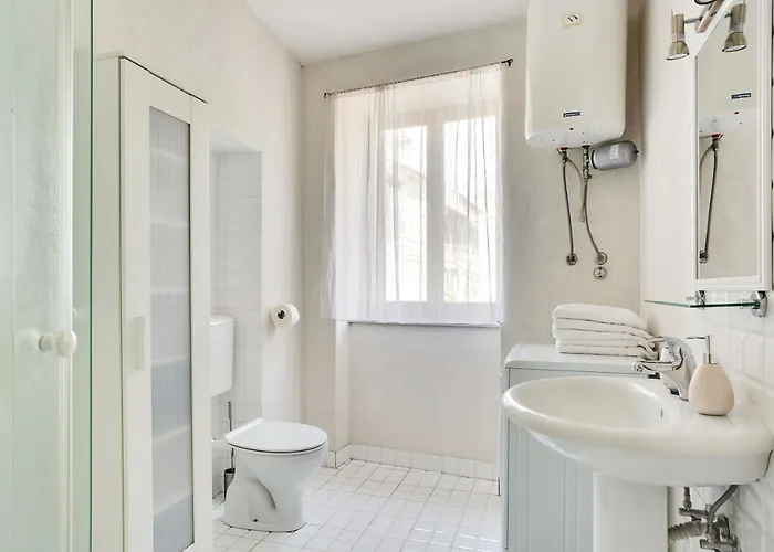 Adriana فيلة إيزولا